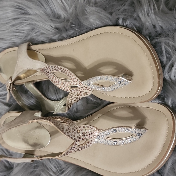 Gold and tan colored sandals - Picture 3 of 3